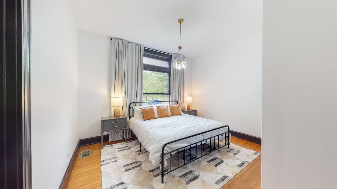 Stylish 1st Floor 2br 1king And 1queen Apartment *