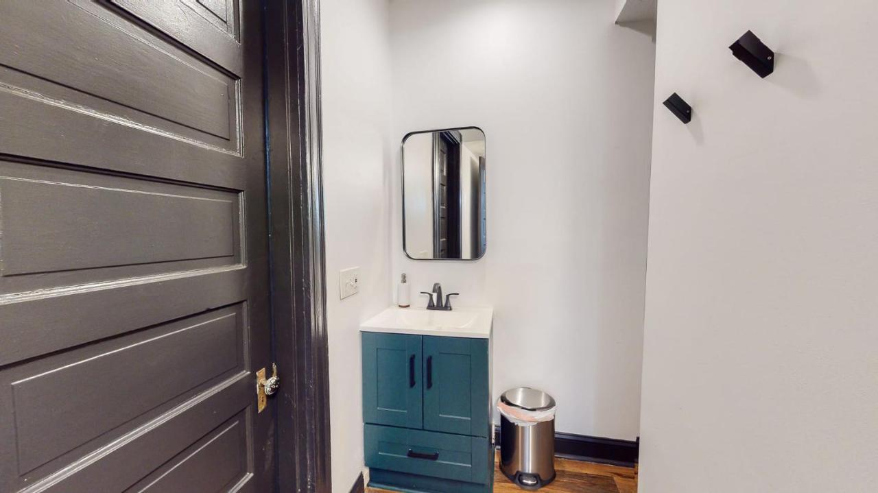 Apartment Stylish 1st Floor 2br 1king And 1queen