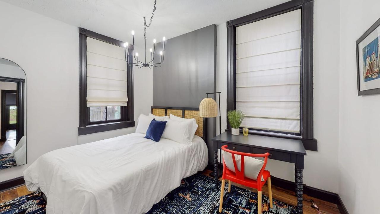 Stylish 1st Floor 2br 1king And 1queen Apartment