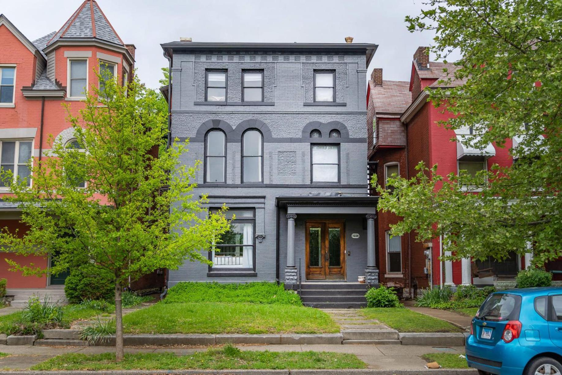 Stylish 1st Floor 2br 1king And 1queen * Louisville